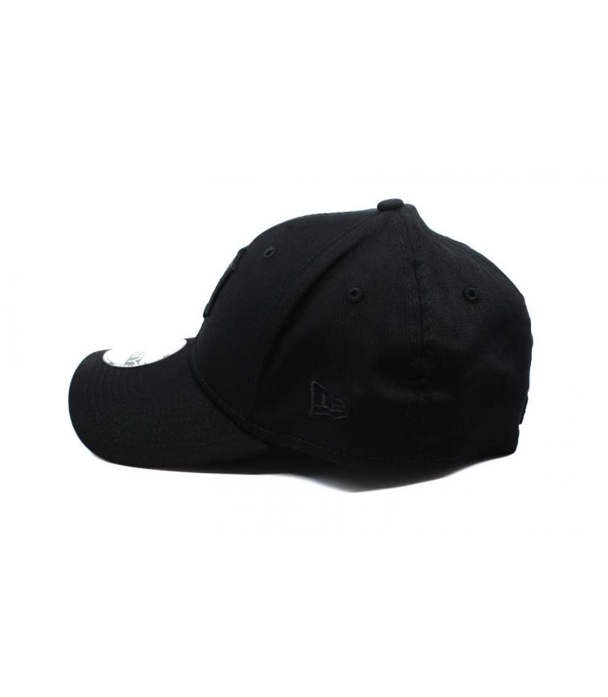 New Era black Raiders cap